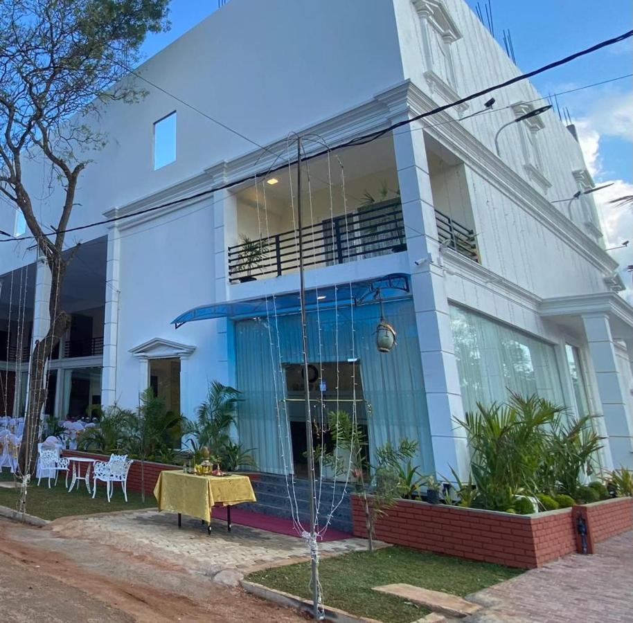 Hotel Northway Vavuniya Ngoại thất bức ảnh