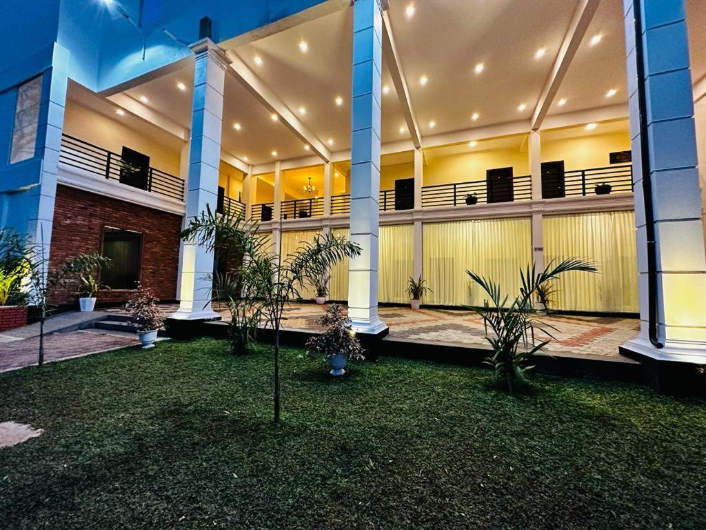 Hotel Northway Vavuniya Ngoại thất bức ảnh